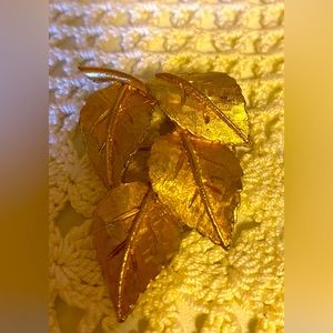 Vintage signed BSK four leaf gold tone 1940’s or 50’s brooch